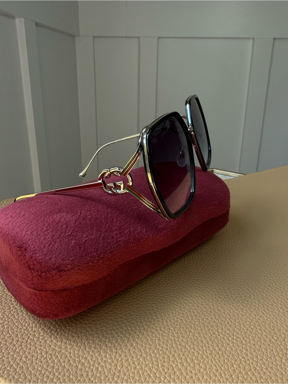 Gucci Black and Gold Oversized Gradient Sunglasses - Picture 7 of 9